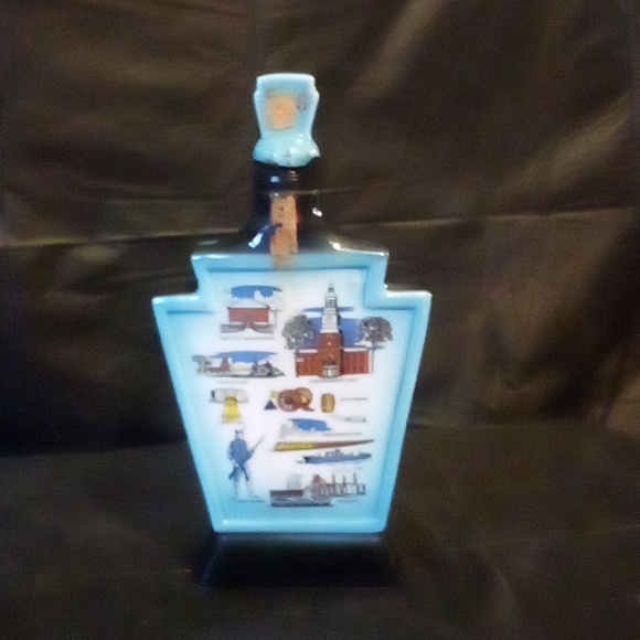 Jim Beam 1776 Pennsylvania Decanter with historic PA depictions - Picture 5 of 8